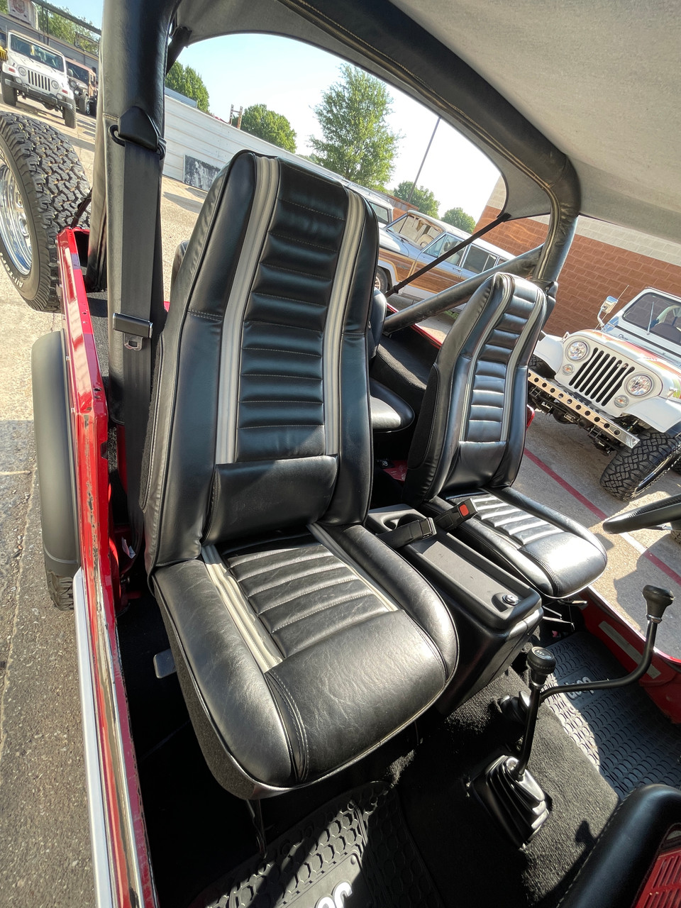 SOLD !!  1982 Jeep CJ7 Laredo Stock# 044417