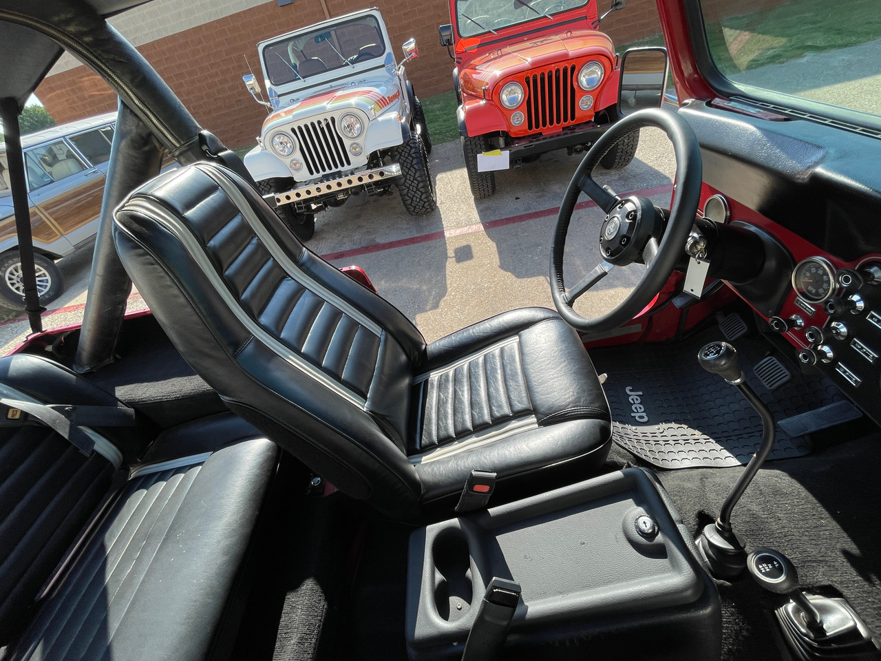 SOLD !!  1982 Jeep CJ7 Laredo Stock# 044417