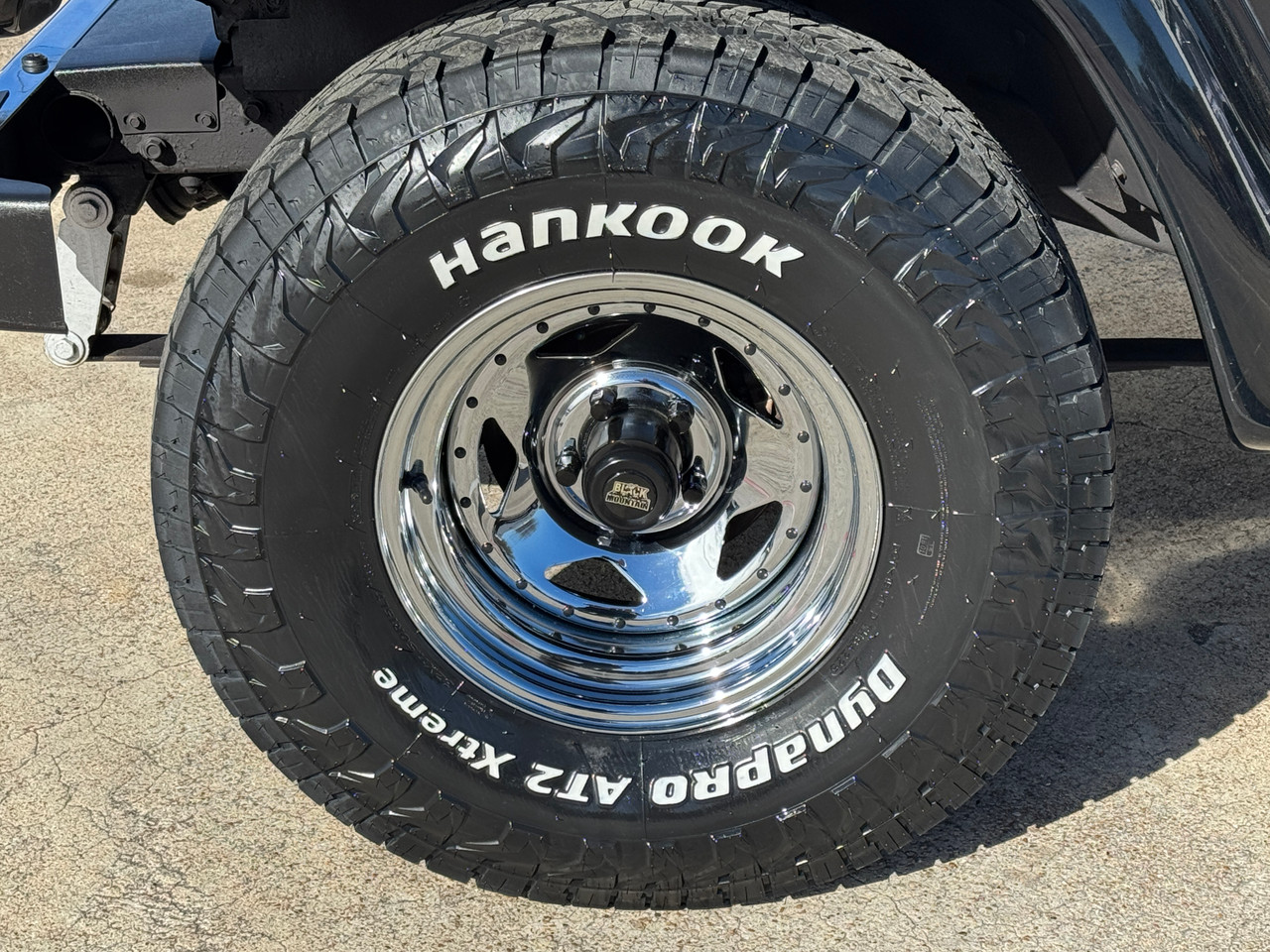 Sold!  1991 Jeep YJ Wrangler