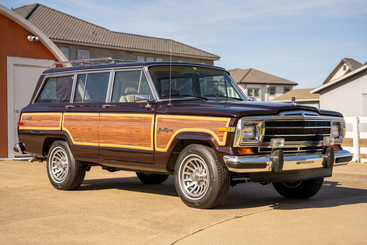 1989 Jeep Grand Wagoneer - Stock # 104762