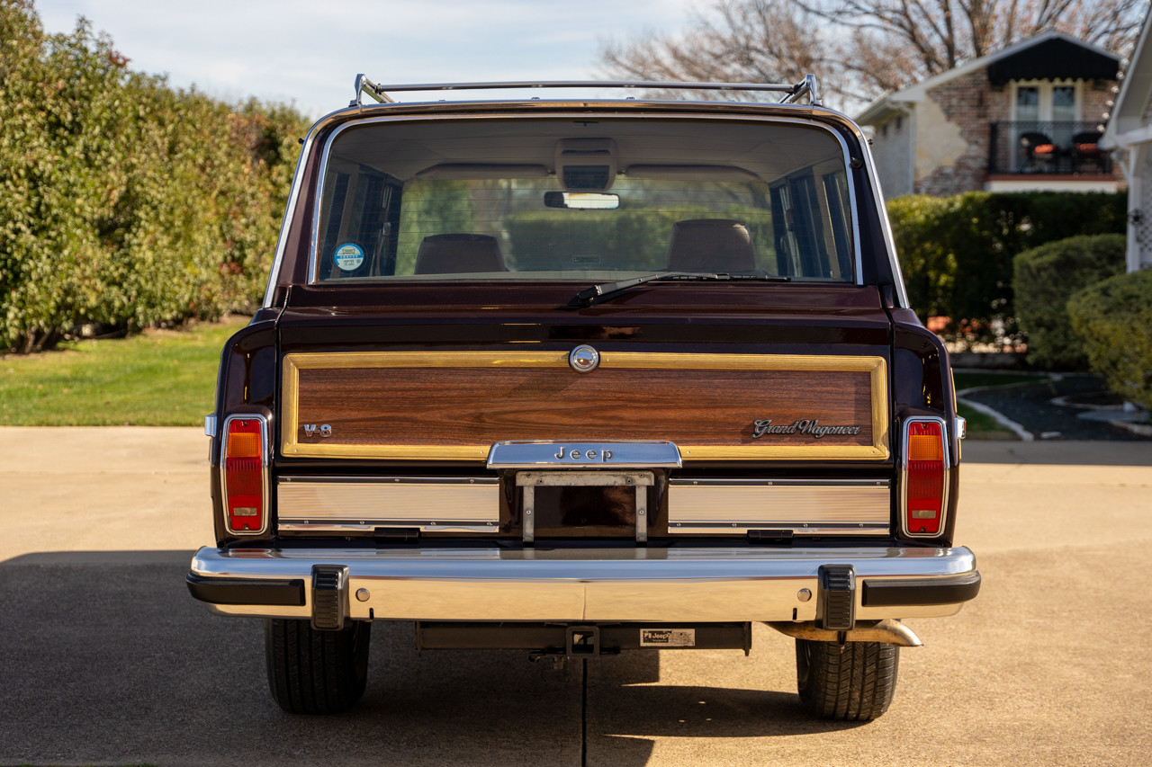 1989 Jeep Grand Wagoneer - Stock # 104762