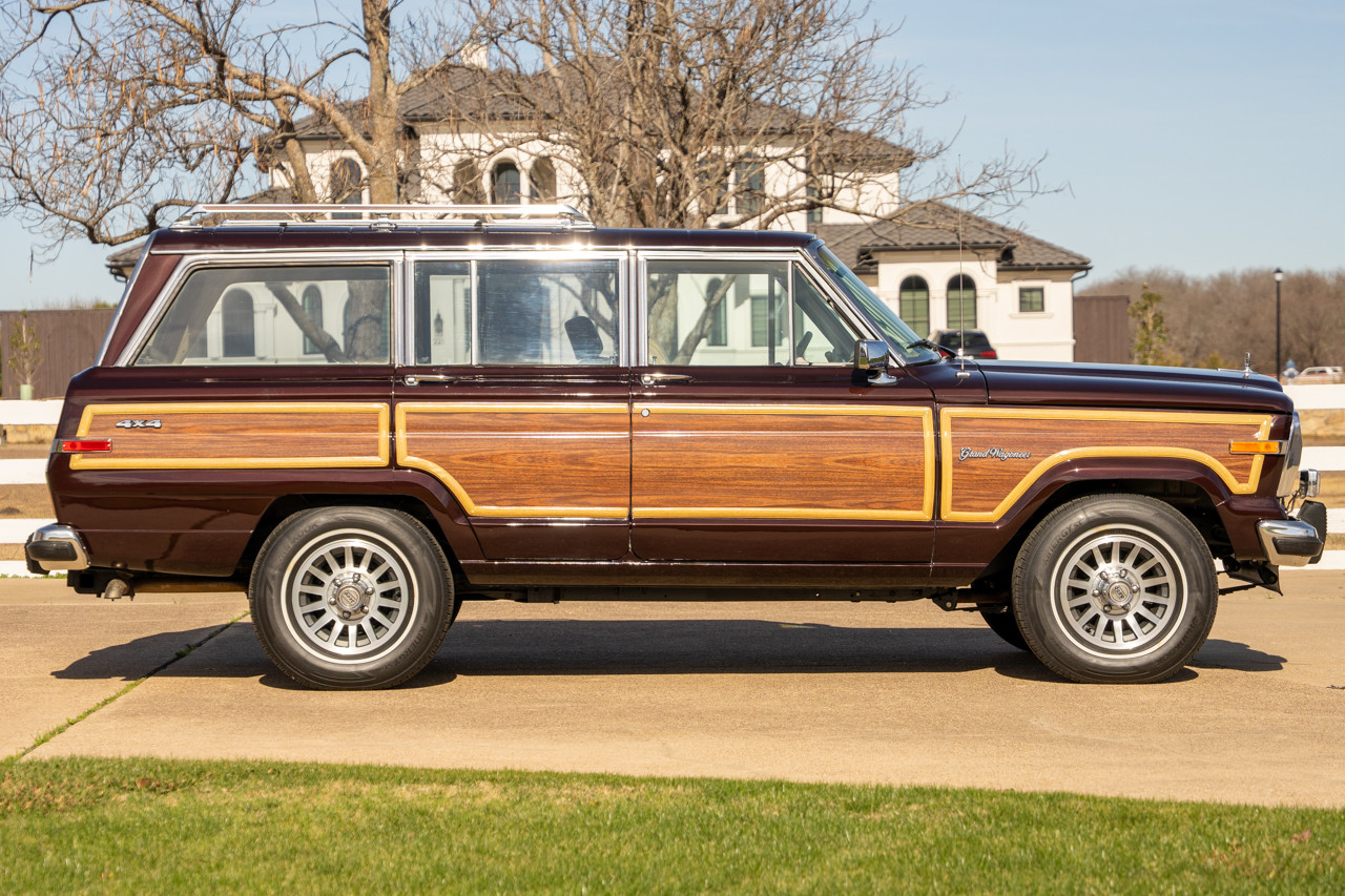 1989 Jeep Grand Wagoneer - Stock # 104762