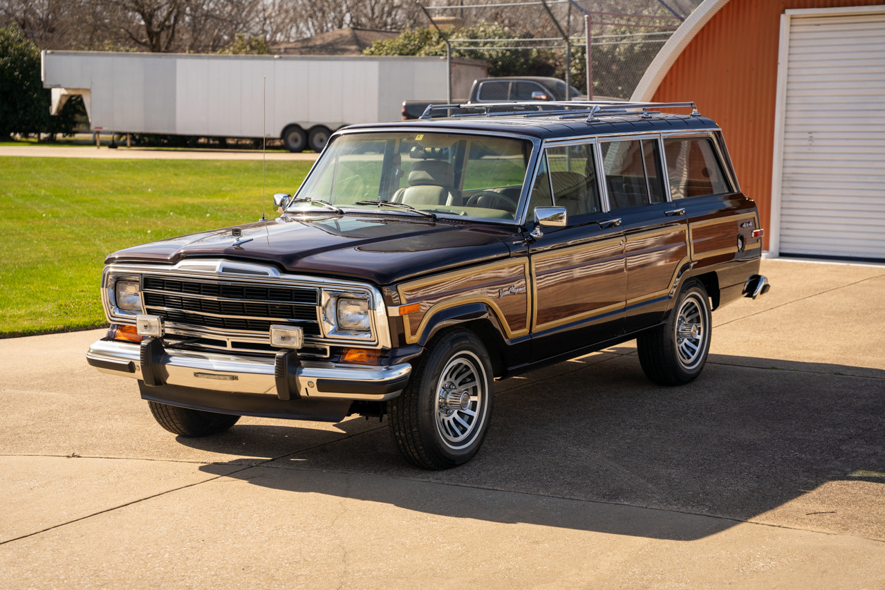 1989 Jeep Grand Wagoneer - Stock # 104762