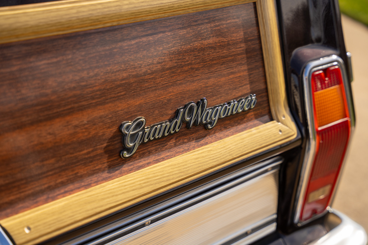 1989 Jeep Grand Wagoneer - Stock # 104762