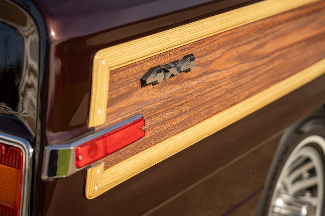 1989 Jeep Grand Wagoneer - Stock # 104762