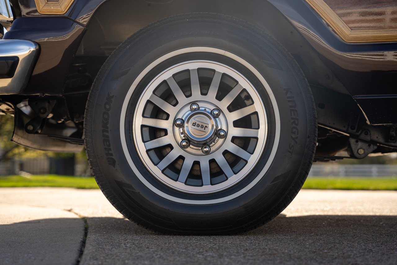 1989 Jeep Grand Wagoneer - Stock # 104762