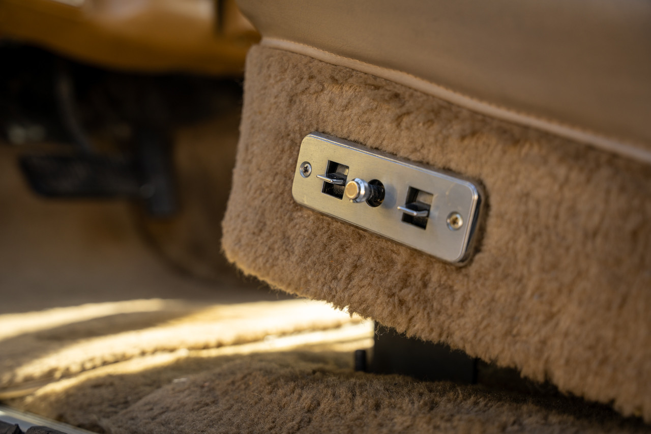 1989 Jeep Grand Wagoneer - Stock # 104762