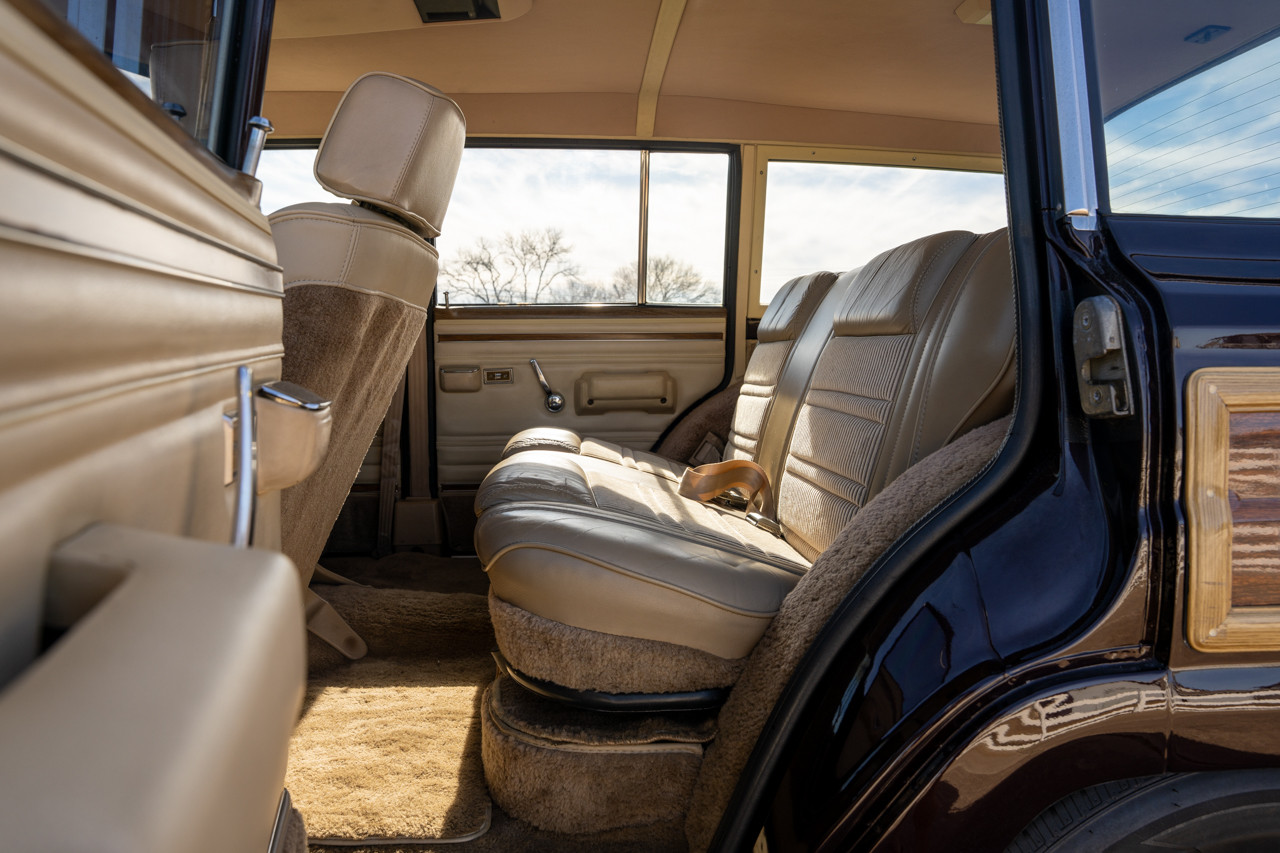 1989 Jeep Grand Wagoneer - Stock # 104762