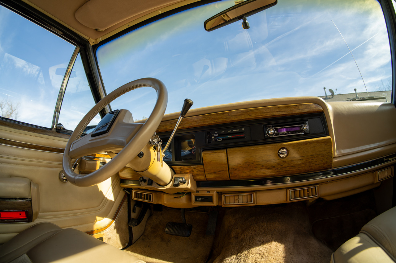 1989 Jeep Grand Wagoneer - Stock # 104762