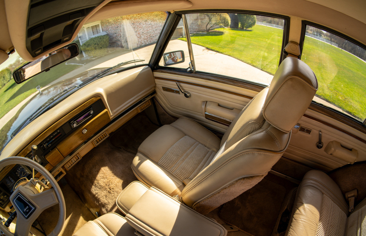 1989 Jeep Grand Wagoneer - Stock # 104762