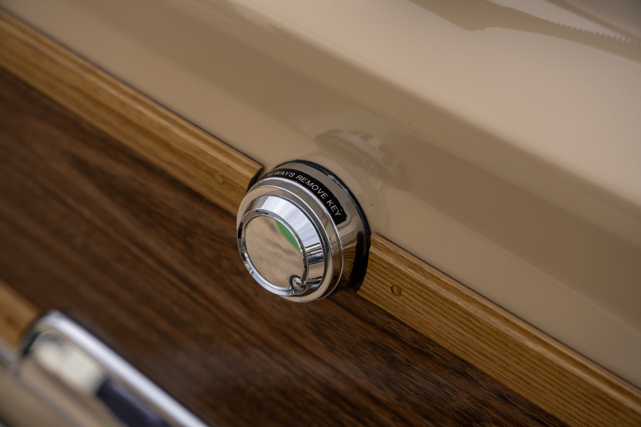 1989 Jeep Grand Wagoneer - Stock # 109737