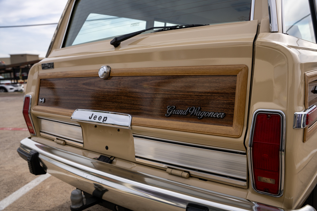 1989 Jeep Grand Wagoneer - Stock # 109737