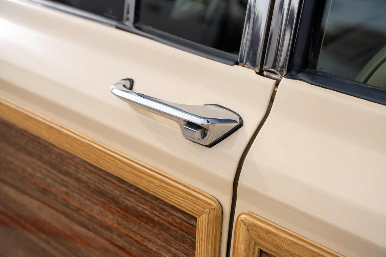 1989 Jeep Grand Wagoneer - Stock # 109737