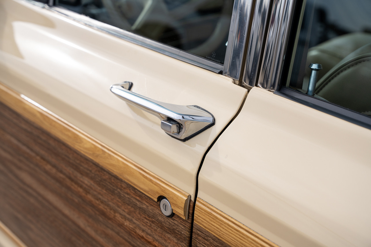 1989 Jeep Grand Wagoneer - Stock # 109737