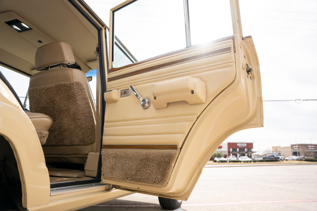 1989 Jeep Grand Wagoneer - Stock # 109737