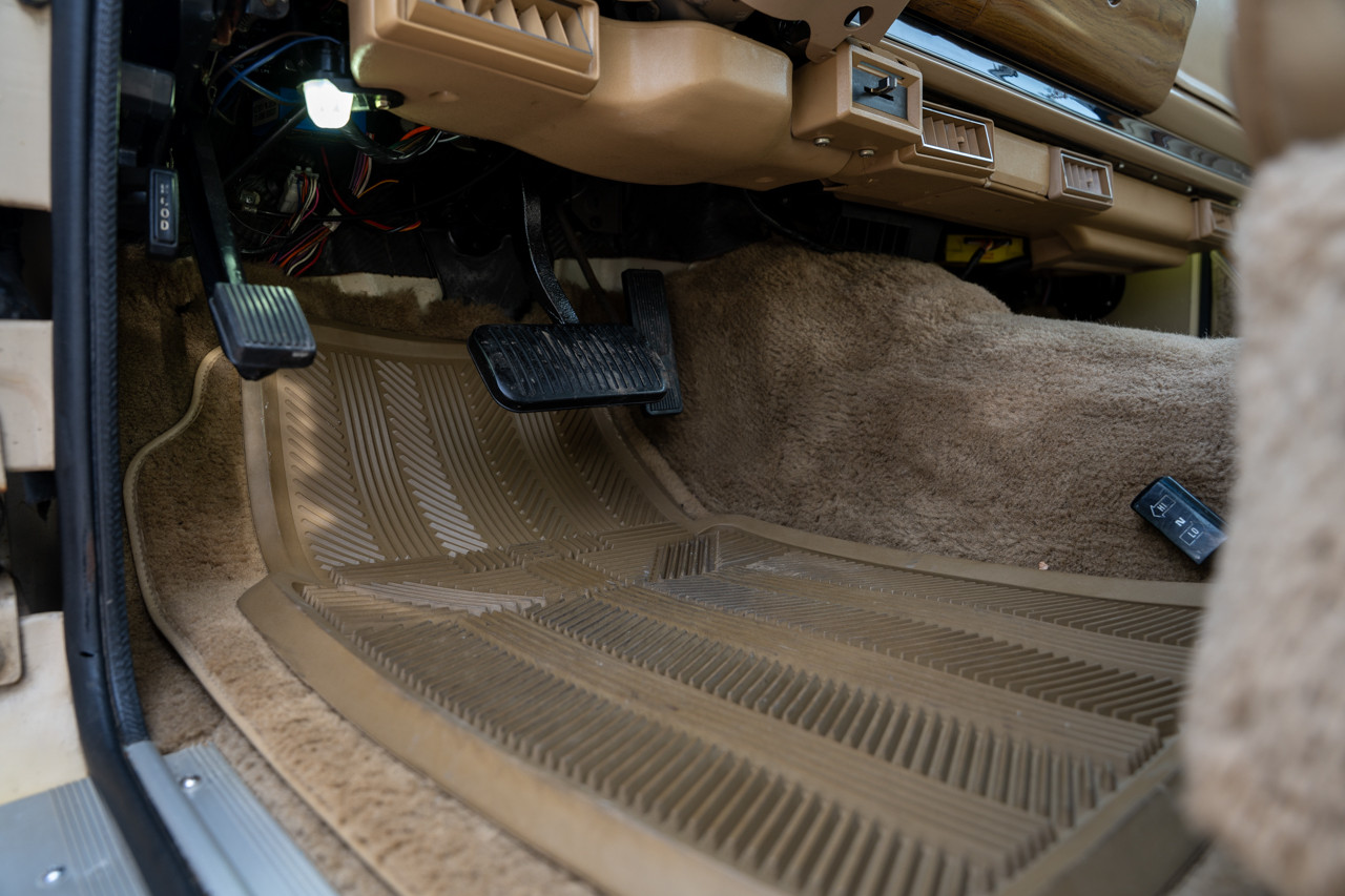 1989 Jeep Grand Wagoneer - Stock # 109737