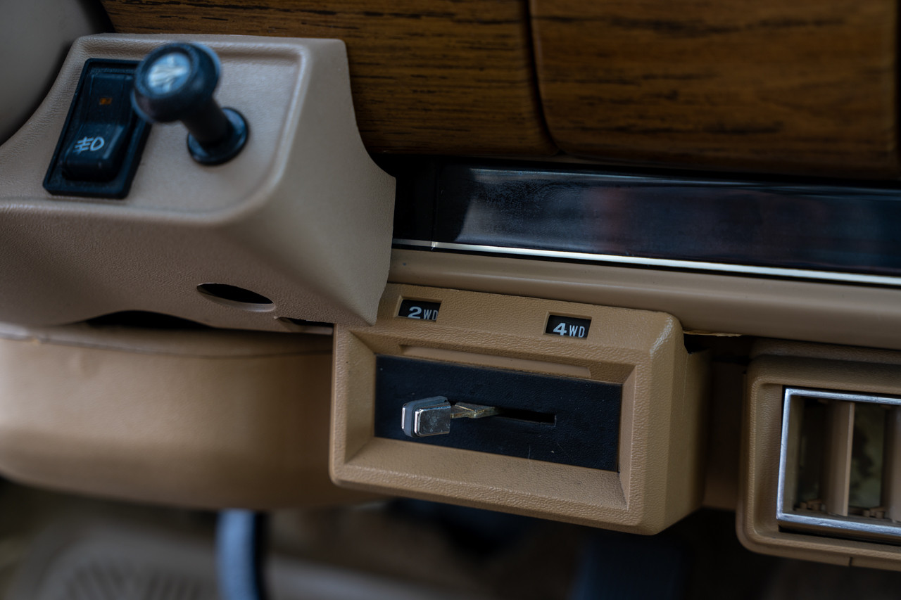 1989 Jeep Grand Wagoneer - Stock # 109737