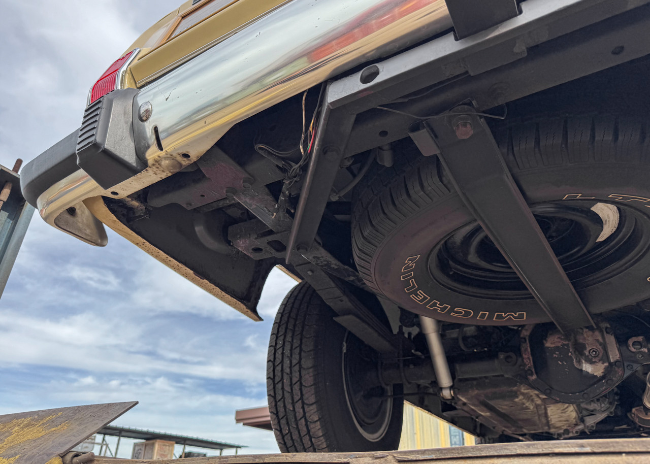 1989 Jeep Grand Wagoneer - Stock # 109737