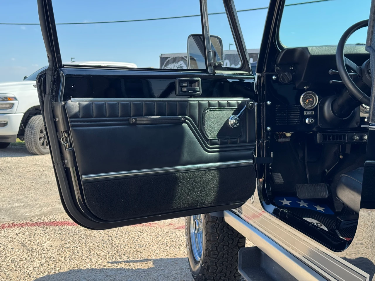 1983 Jeep CJ-7 Laredo - Stock # 000859