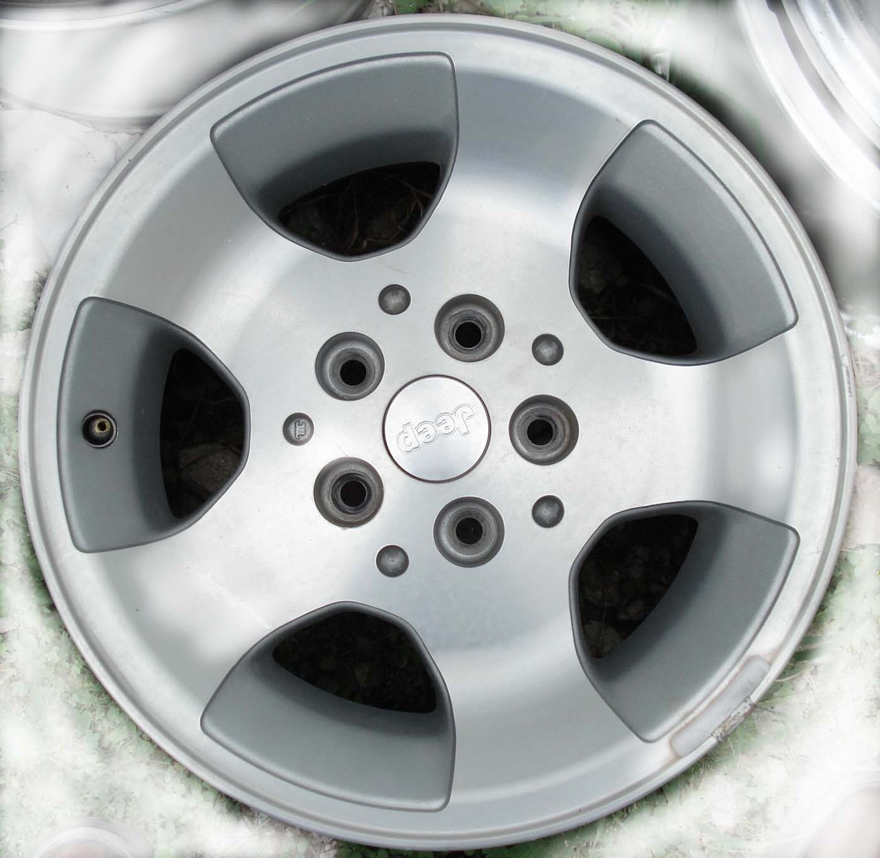 Jeep Wrangler Chrome Rim w/ Chrome Center Cap CBJeep