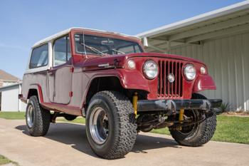 SOLD !!! 1969 Jeepster Commando - 620438