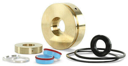 Accustream replacement kit suitable for Jet Edge™. Backup disk kit, 7/8". Kit includes: seal assembly, bronze backup housing, backup disk, hoop, rod seal and O-ring. Replaces part # 102419.