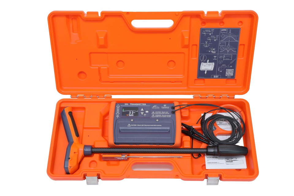 551 Advanced Underground Locator in case