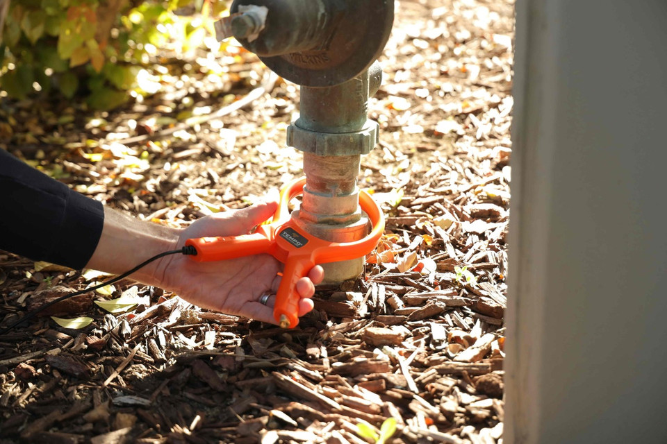 551 Advanced Underground Locator C Clamp