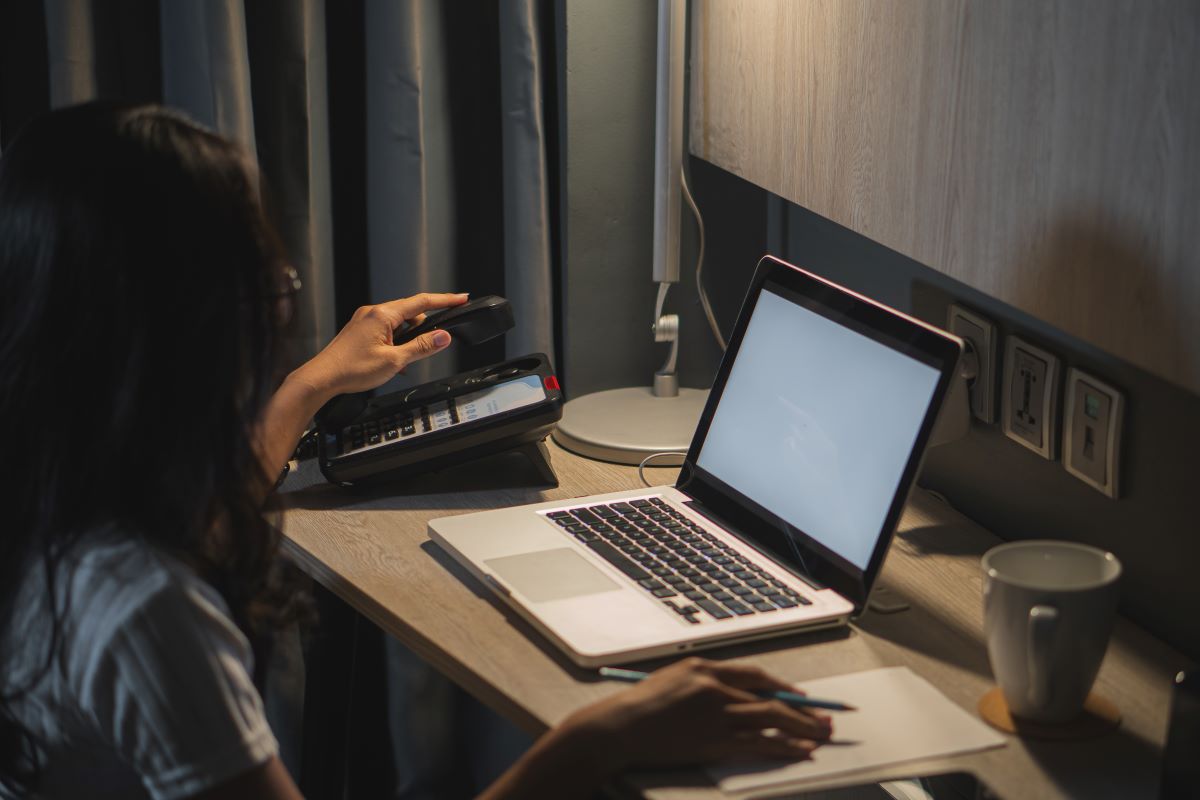 Why Talking to a Human Still Matters When Choosing a Fiber Optic Cable Supplier