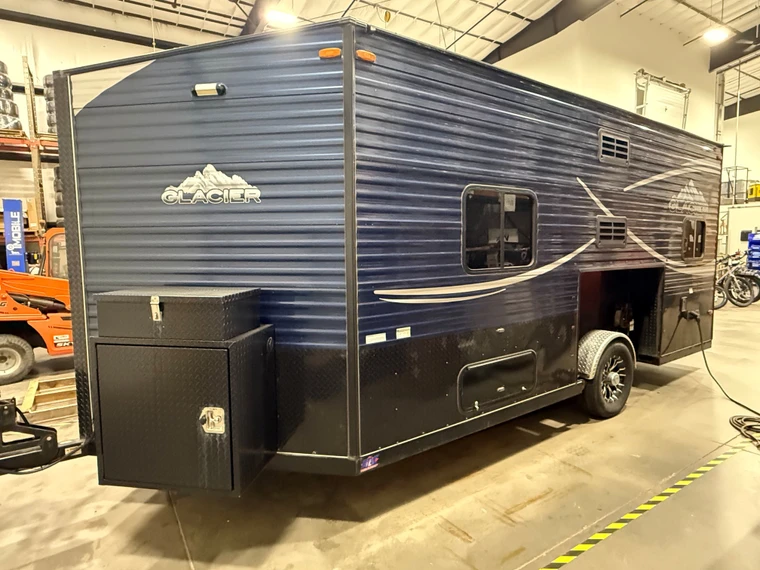 2021 Glacier A817RD 8x17 Ice House