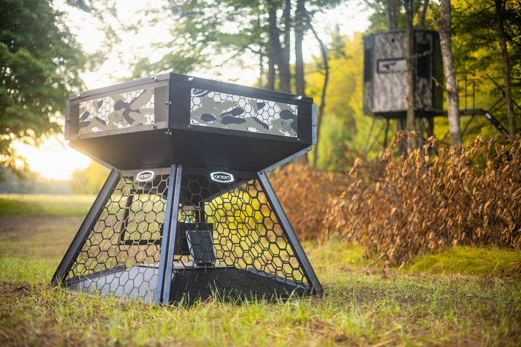 Orion 450 lb Stand and Fill Feeder