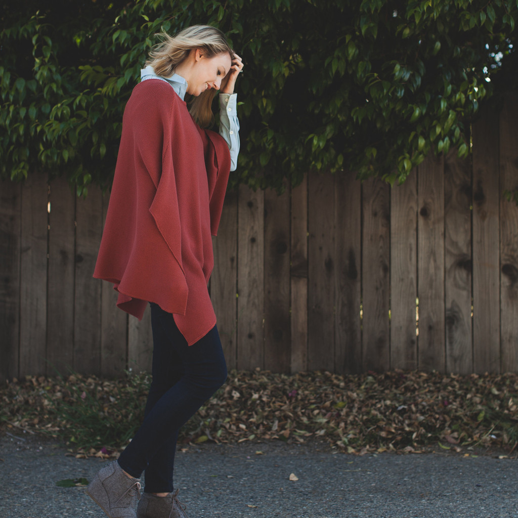 Knitted Poncho - Maroon