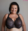 Chichic Semi-Soft Plunge Bra in Black
