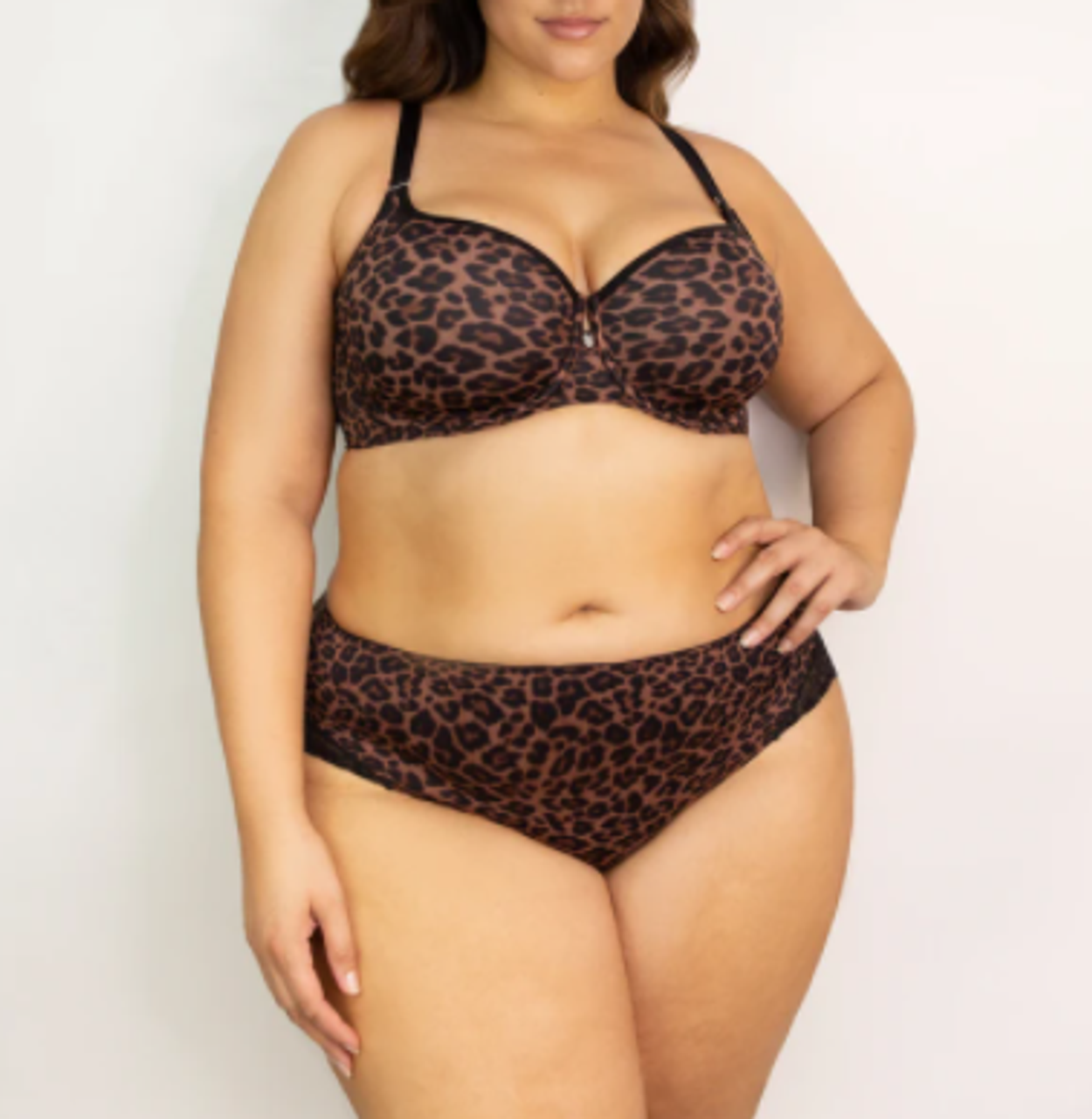 Curvy Couture Tulip Smooth T-Shirt Bra in Designer Leo - Busted