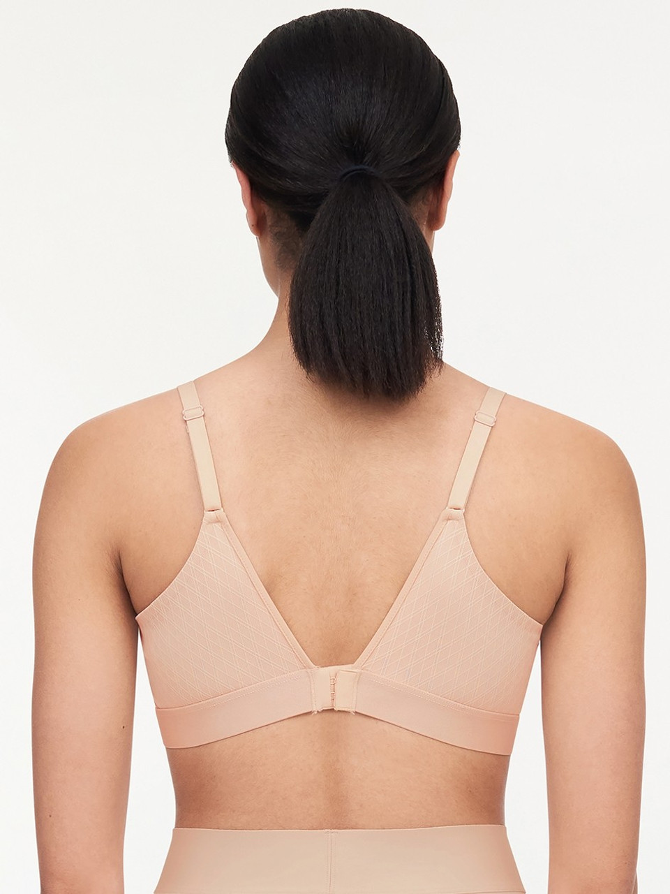 Smooth Lines Moulded Bra In Golden Beige - Chantelle