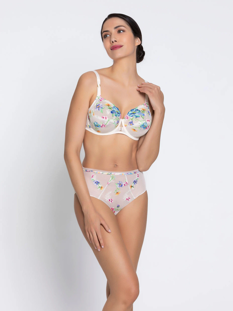 【LISE CHARMEL】新作★BAISERS LEGERS★トライアングルタイプ LISE CHARMEL】新作ショーツ☆BAISERS LEGERS☆Mini String