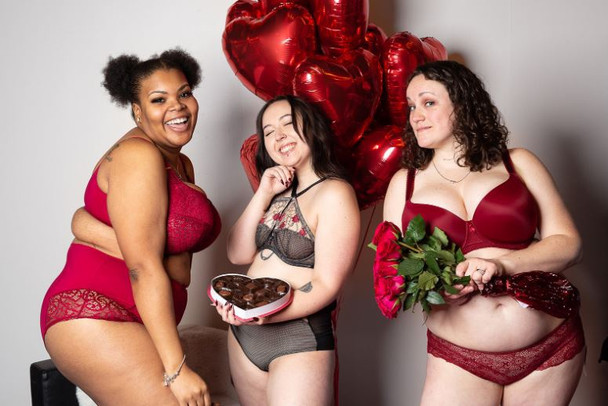 Heart Throb Plunge Bra in Black/Red FINAL SALE (50% Off)