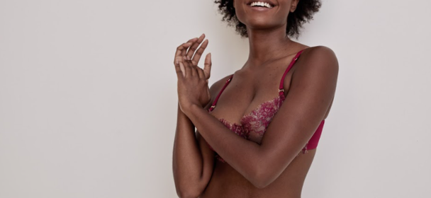 Delicate eyelash magenta lace balconnet bra and matching thong