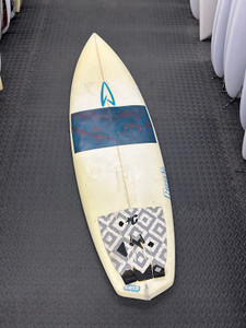 5'7 Roberts C#378 SURF      USED BOARD
