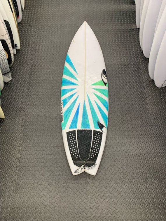 5'6 Storms Quad Fcs 25.7L T#RON 19 X 2.3 SURF      USED BOARD