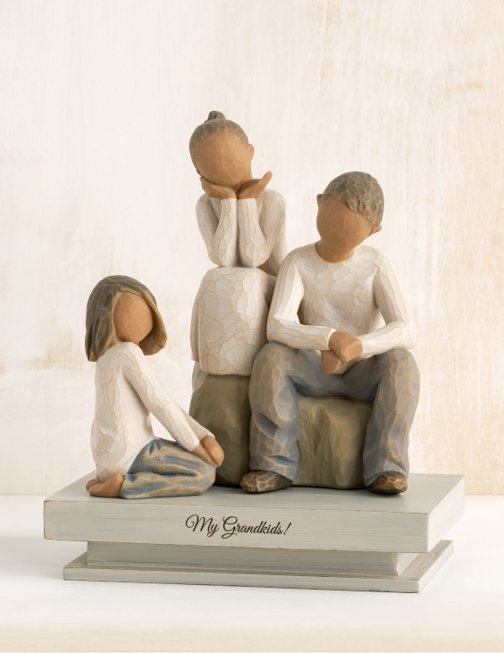Rectangle shelf with family figures