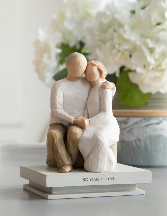 Rectangle shelf with wider two-person figure