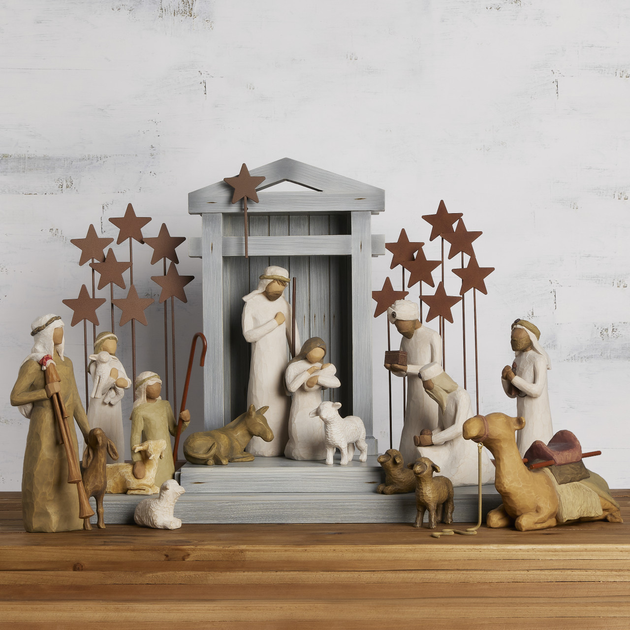 Nativity Deluxe plus Metal Stars and Zampognaro, 17-piece Set thumbnail