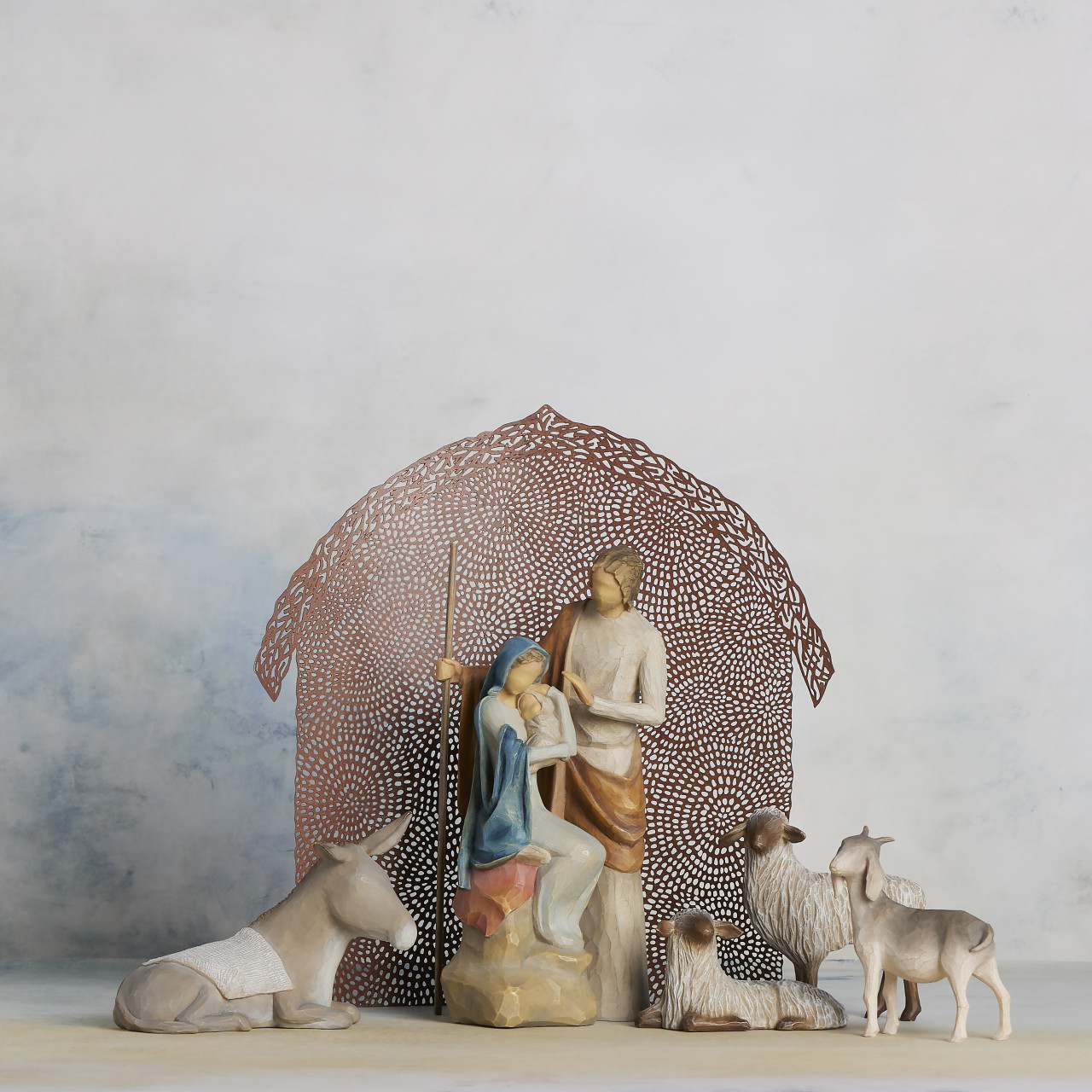 The Holy Family Complete Small-scale 6-piece Nativity Set thumbnail
