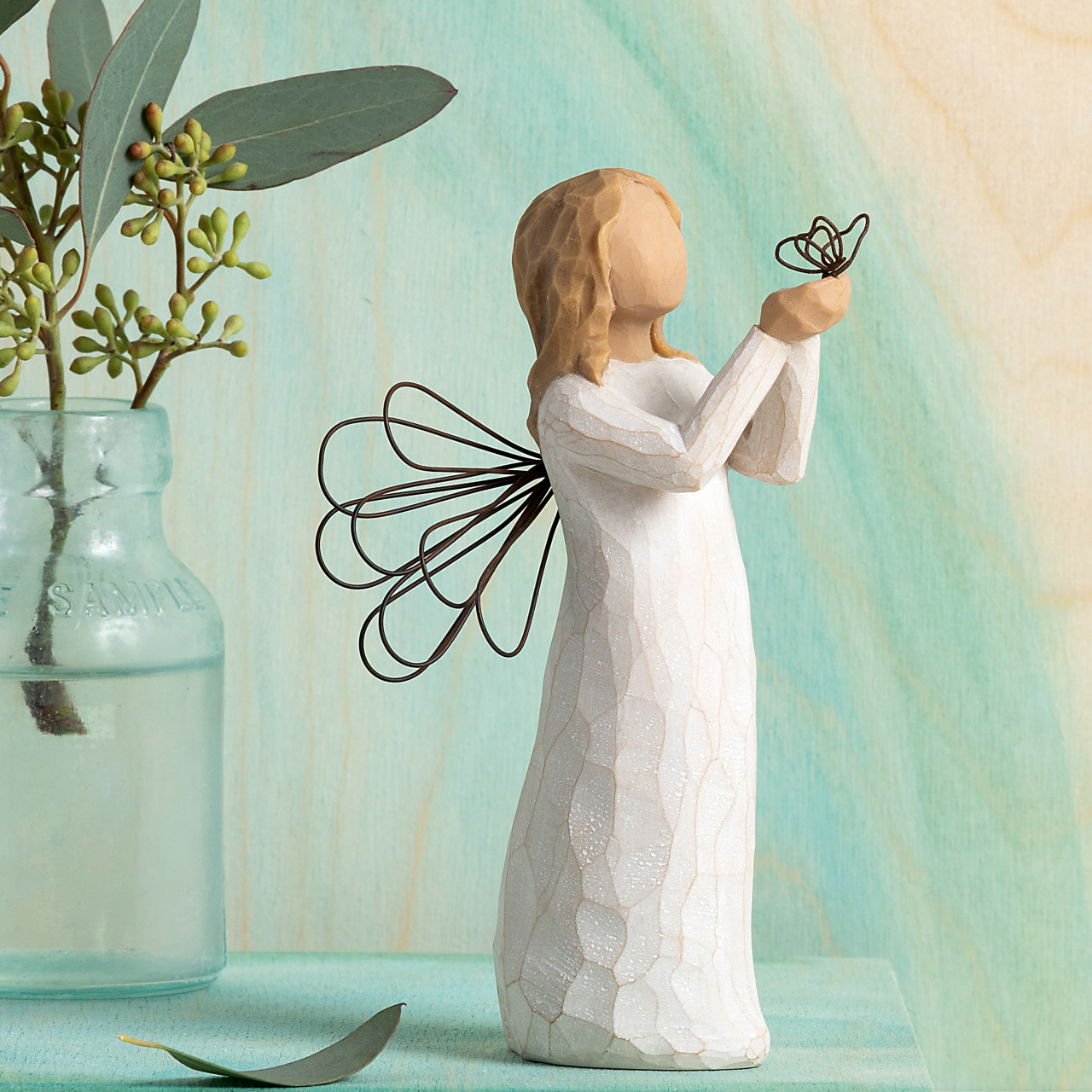 Angel of Freedom figurine | Official Willow Tree