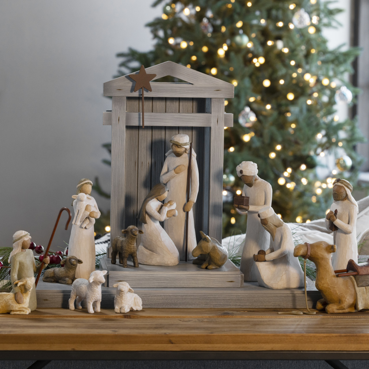 Nativity Deluxe plus The Three Wisemen and Camel, 14-piece Set thumbnail