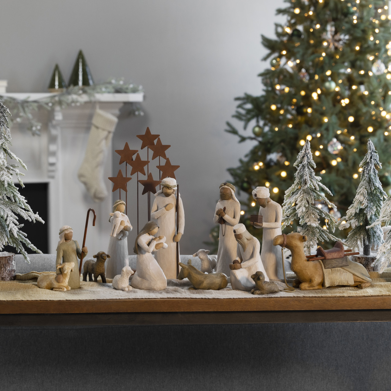 Nativity Starter Figures plus The Three Wisemen and Metal Stars, 14-piece Set thumbnail