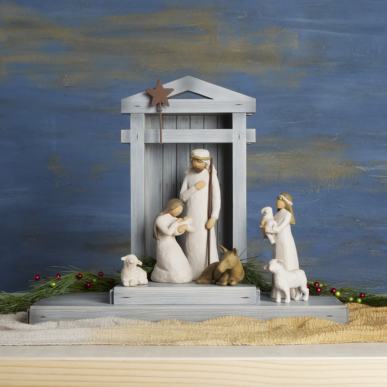 Nativity Deluxe: Starter Figures plus Crèche, 7-piece Set thumbnail