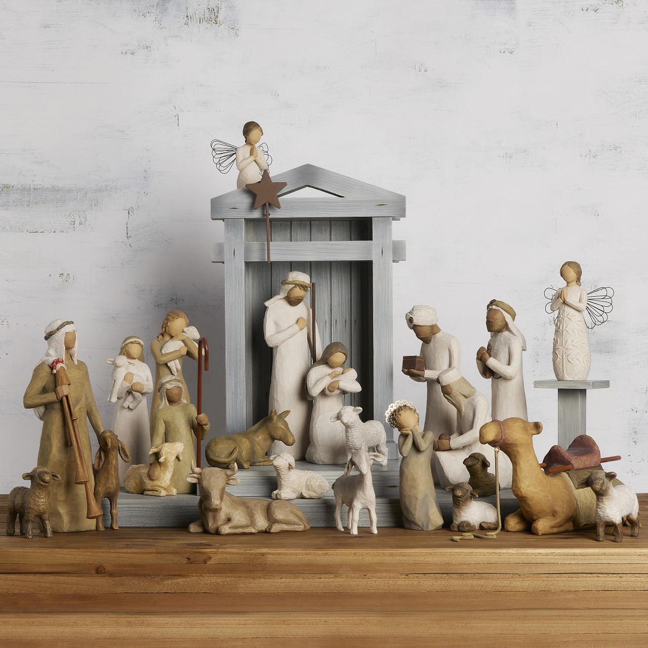 Nativity Premier plus Shepherds, Animals and Angels, 24-piece Set thumbnail