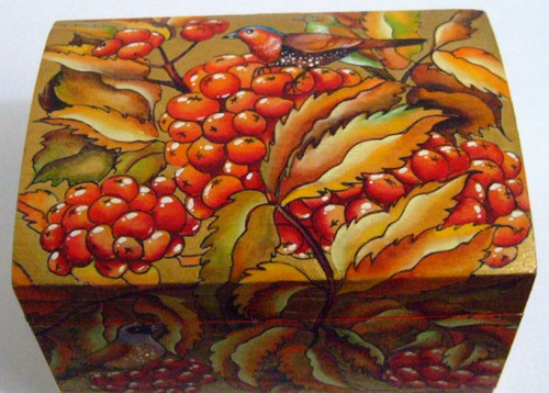 Handpainted Wooden Box "BIRDS AND BERRIES" By Yulia Plotnikova Handpainted Wooden Box "BIRDS AND BERRIES" By Yulia Plotnikova